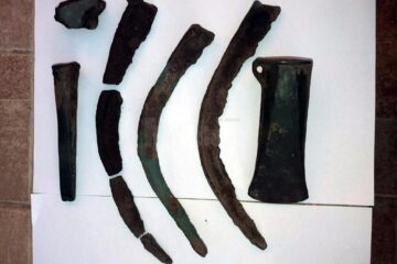 Depozit de bronz vechi de 3.500 de ani, descoperit în urma detectării și săpăturilor efectuate de Ștefan Ghivnici