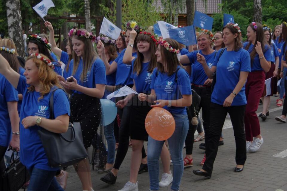 Marșul Absolvenților USV a cucerit străzile orașului