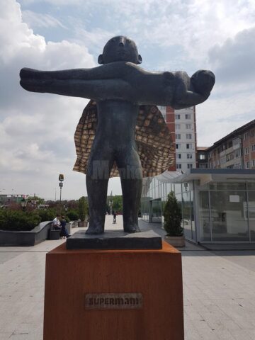 Emil Ursu: „Cu expoziția de sculptură pe esplanada Casei Culturii, Suceava se aliniază orașelor mari, în care acestea au loc în mod curent”