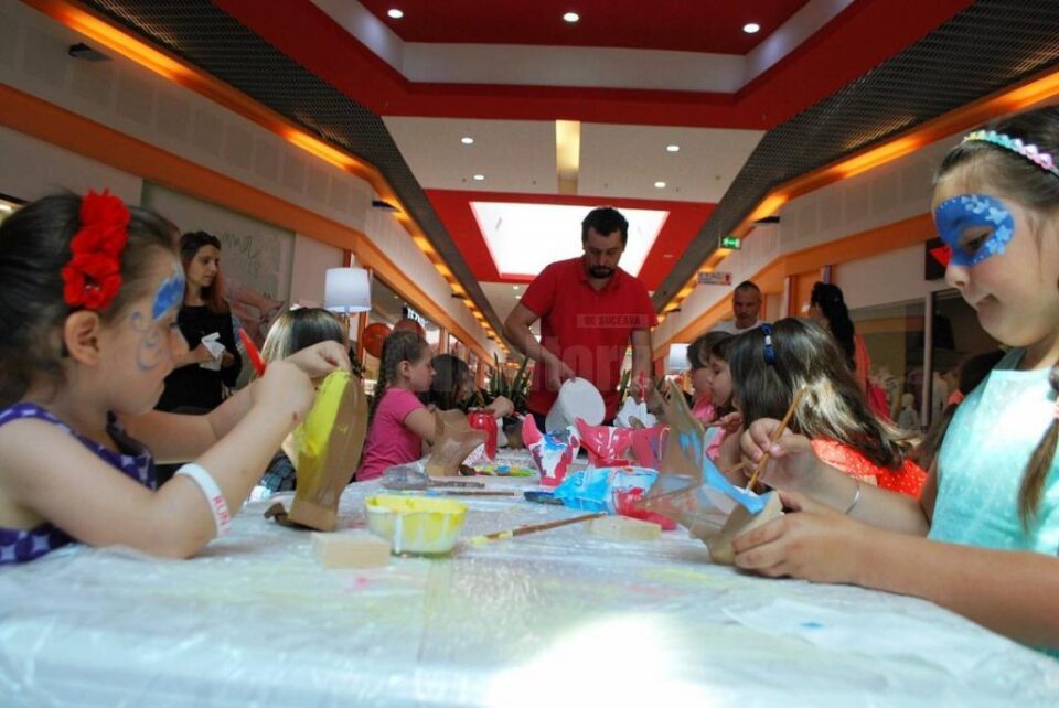 Expoziție ECCE ART la Shopping City Suceava
