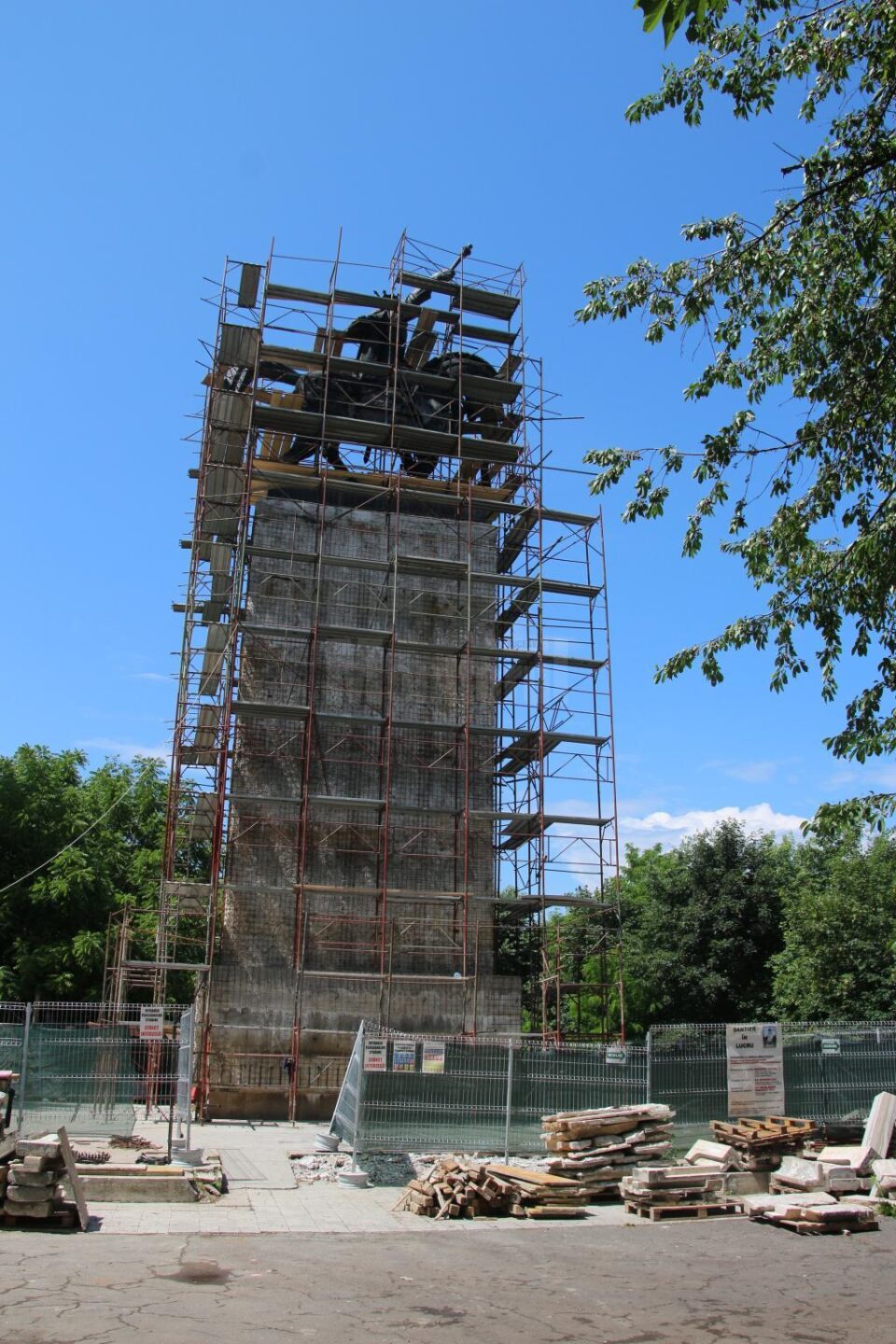 Reabilitarea monumentului ecvestru al lui Ștefan cel Mare, finalizată până la jumătatea lunii august Reabilitarea monumentului ecvestru al lui Ștefan cel Mare, finalizată până la jumătatea lunii august