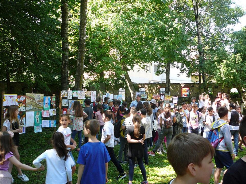 Anul acesta au participat cu desene 230 de copii din 17 școli