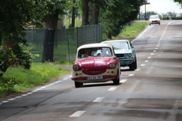 Moldova Classic Rally a făcut pauză între etape la Cetatea de Scaun a Sucevei
