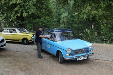 Moldova Classic Rally a făcut pauză între etape la Cetatea de Scaun a Sucevei