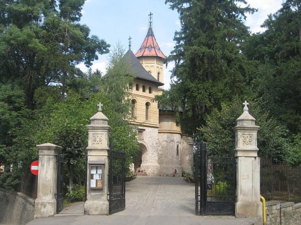 Biserica Mirăuți