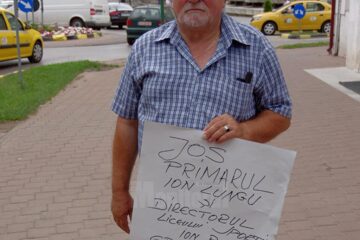 Antrenorul Toader Flămând a protestat în centrul Sucevei