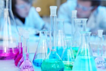 Două mențiuni la etapa națională a „olimpiadei mici” de chimie
