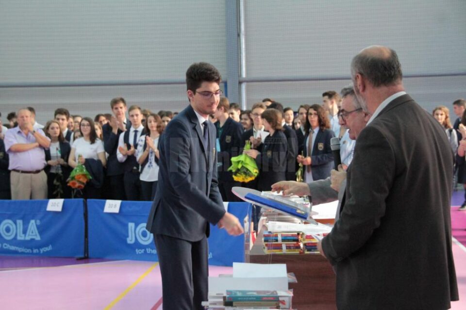 Premii și diplome de excelență pentru elevii performanți ai Colegiului Național „Ștefan cel Mare”