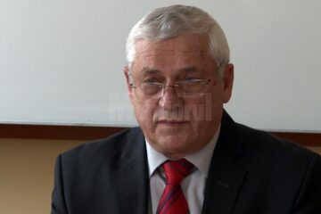 Inspectorul școlar general Gheorghe Lazăr