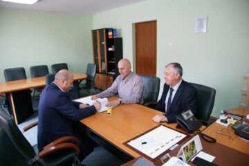 Ilie Boncheș a semnat la ADR Nord-Est contractul pentru modernizarea maternității din Vatra Dornei