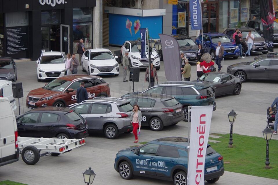 Salonul Auto Bucovina este organizat în centrul Sucevei