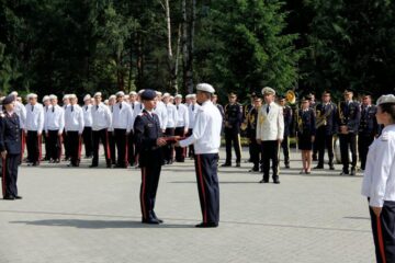 Absolvenții promoției 2018 au predat cheia colegiului reprezentanților claselor a XI-a