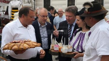 Muzica, dansul și gastronomia din Bucovina au cucerit Viena