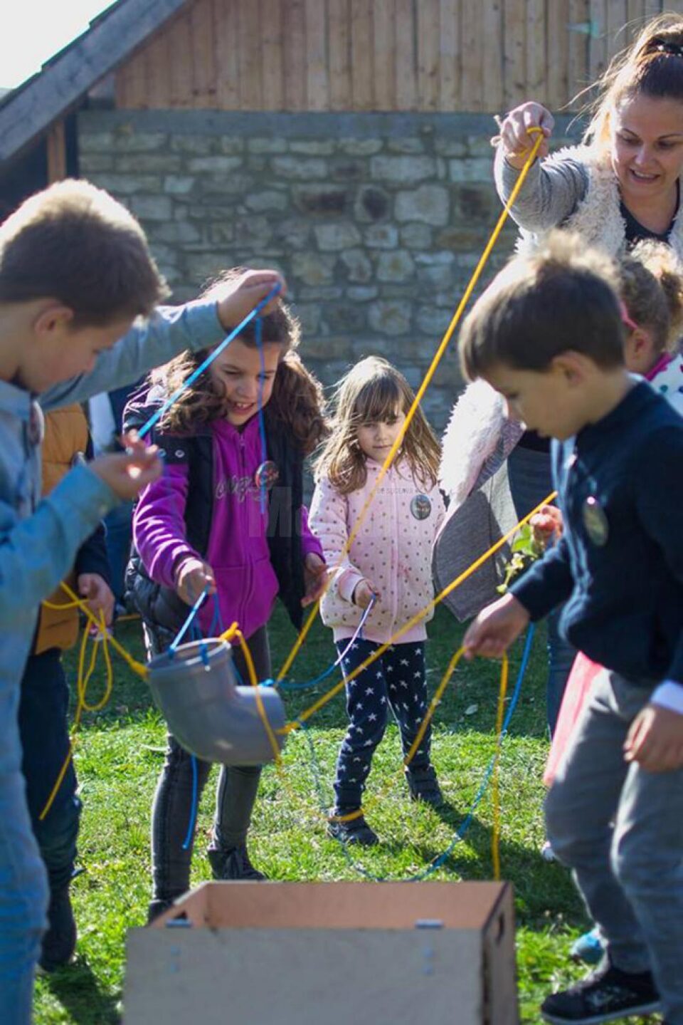 Capacitatea maximă a acestui “brunch în familie”este de 70 de locuri