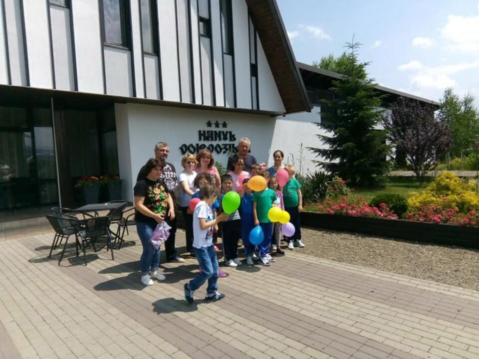Copii cu cerințe educaționale speciale, în excursie prin județ