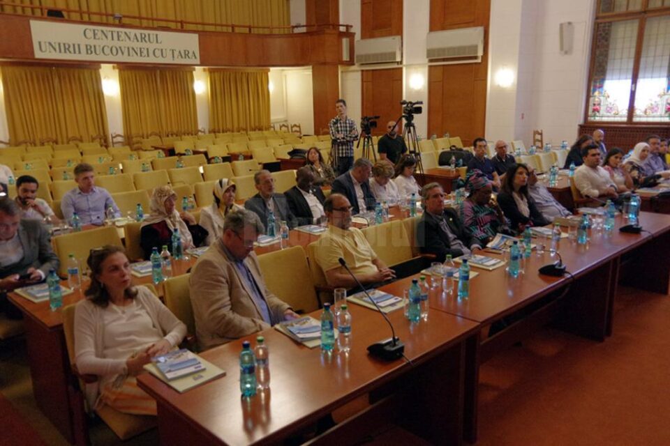 La începutul vizitei în județ diplomații s-au întâlnit cu autoritățile sucevene