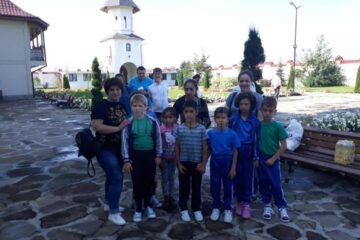 Copii cu cerințe educaționale speciale, în excursie prin județ
