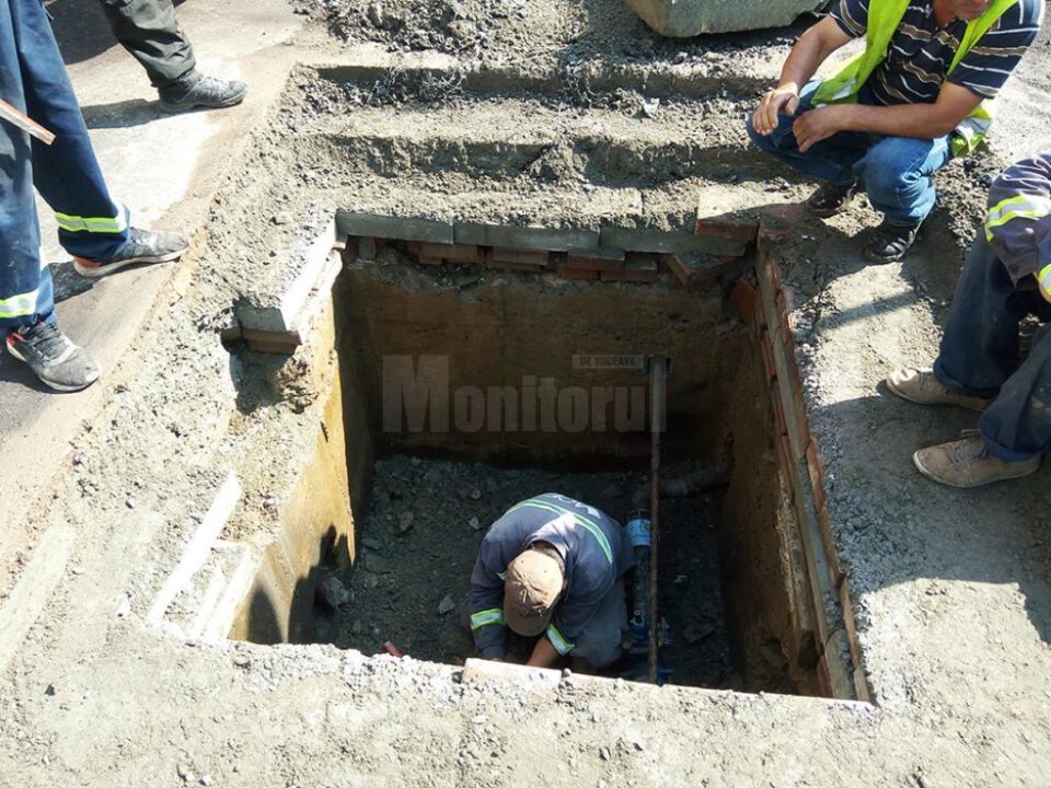 Zona centrală a Sucevei a rămas fără apă rece aproape 12 ore în urma lucrărilor de reabilitare a străzii Vasile Bumbac