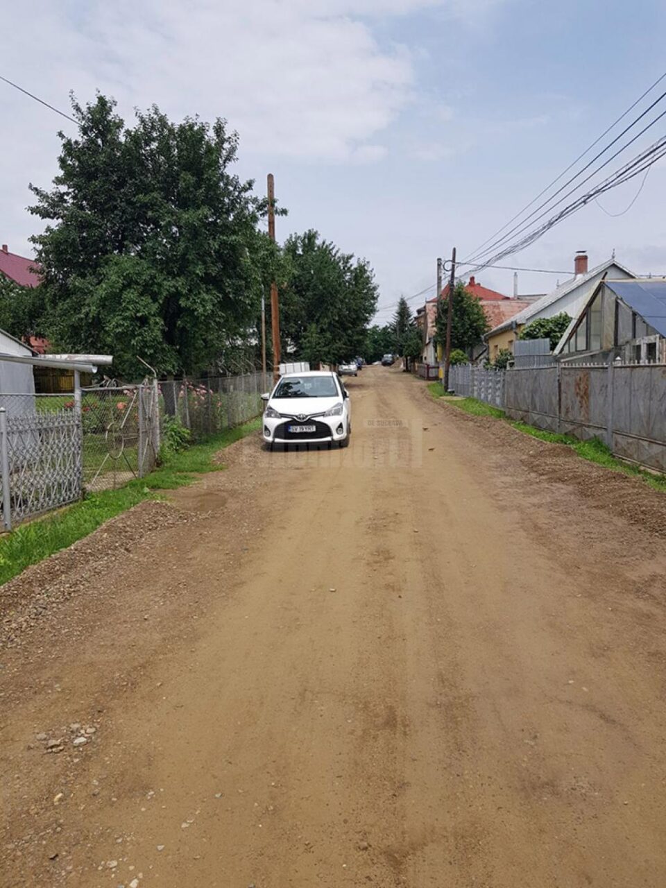Lucrările de modernizare a două străzi „de pământ” nici nu au început