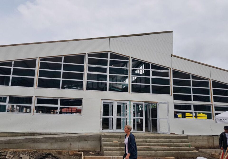 Primarul Sucevei, nemulțumit că nu au început lucrările de asfaltare a străzilor „de pământ”
