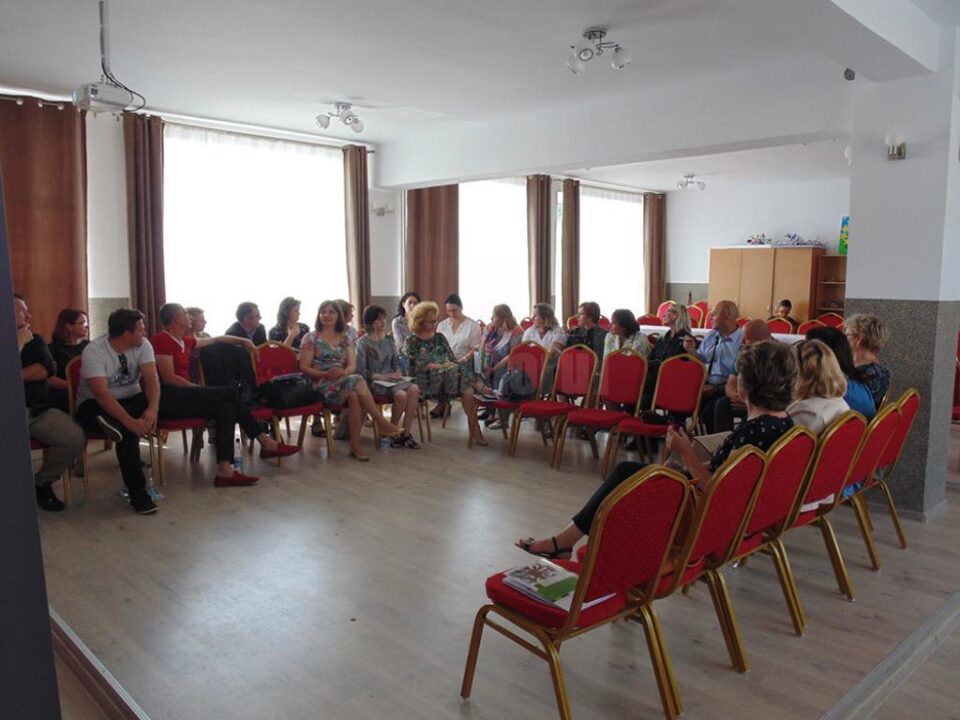 Proiect Erasmus Profesori din șase unități de învățământ special din județ, reuniți la Centrul Școlar Suceava