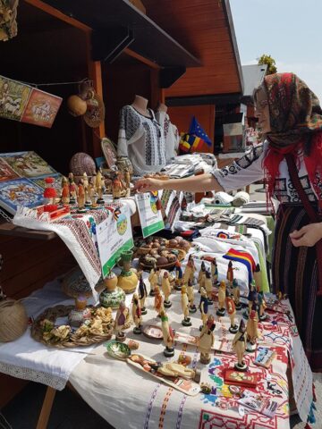 Produse autentice create de meșteri populari din țară