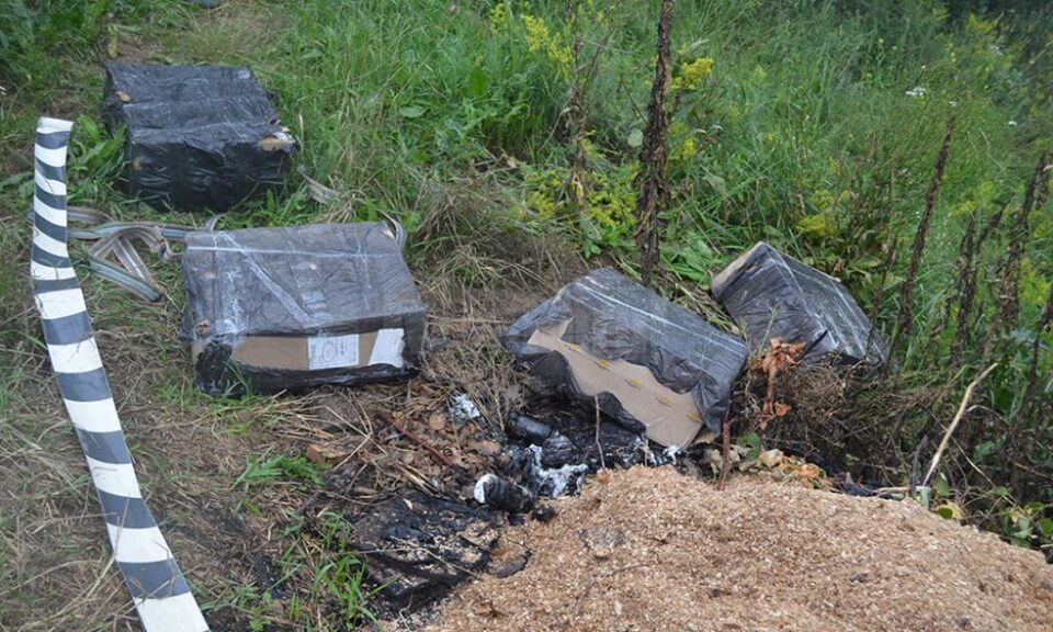 Polițiștii de frontieră suceveni au confiscat țigări de peste 50.000 de euro, la Vicovu de Sus și la Brodina