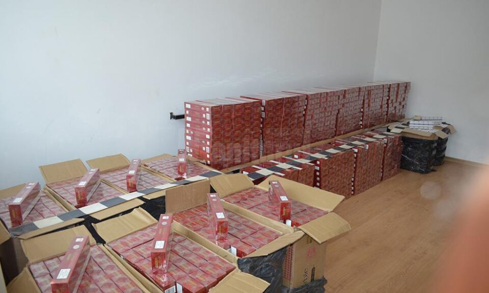 Polițiștii de frontieră suceveni au confiscat țigări de peste 50.000 de euro, la Vicovu de Sus și la Brodina