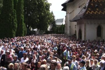 Slujba de Sanziene la Manastirea Sf. Ioan cel Nou Suceava