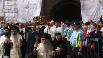 Șase ierarhi, un sobor impresionant de preoți și zeci de mii de pelerini și localnici, la procesiunea de Sânziene