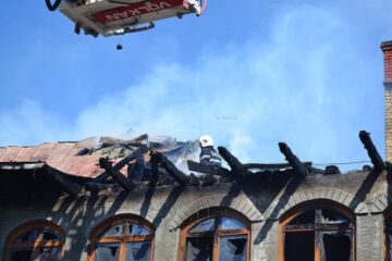 Flăcări apocaliptice au distrus chiliile Mănăstirii „Sf. Mina”