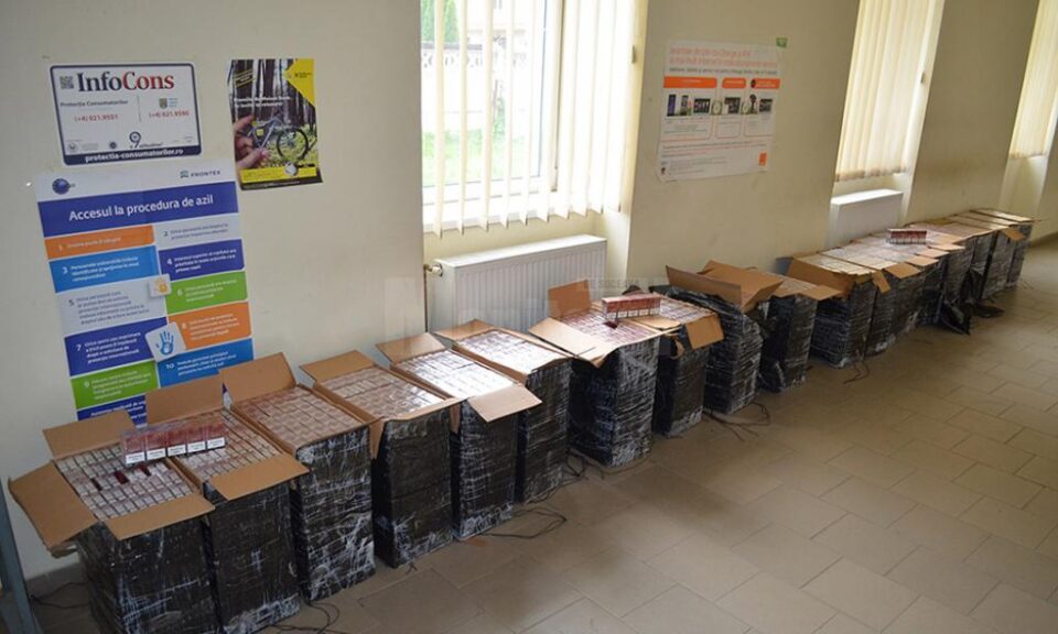 Polițiștii de frontieră suceveni au descoperit, vinerea trecută, 4.774 de pachete de țigări de contrabandă