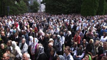 Șase ierarhi, un sobor impresionant de preoți și zeci de mii de pelerini și localnici, la procesiunea de Sânziene