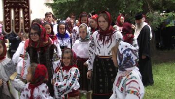 Șase ierarhi, un sobor impresionant de preoți și zeci de mii de pelerini și localnici, la procesiunea de Sânziene