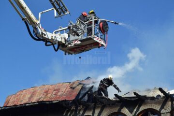 Flăcări apocaliptice au distrus chiliile Mănăstirii „Sf. Mina”