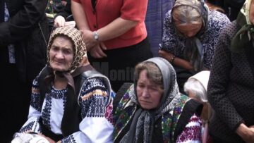 Pelerini și localnici, la procesiunea de Sânziene