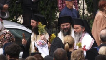 Șase ierarhi, un sobor impresionant de preoți și zeci de mii de pelerini și localnici, la procesiunea de Sânziene