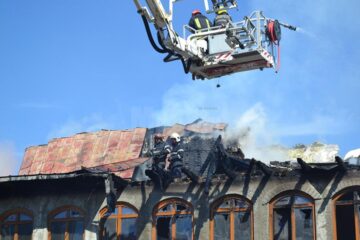 Flăcări apocaliptice au distrus chiliile Mănăstirii „Sf. Mina”