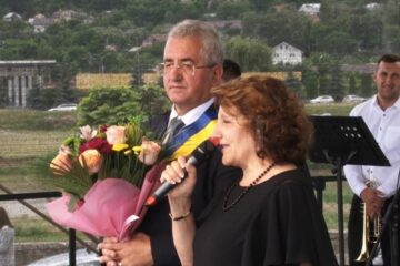 Cleopatra Cabuz a primit diploma de "Cetățean de Onoare" al Sucevei "Cuplurile de aur", premiate la Zilele Sucevei
