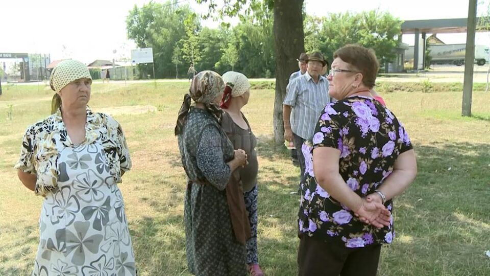 Câțiva dintre păgubiții de la Dărmănești