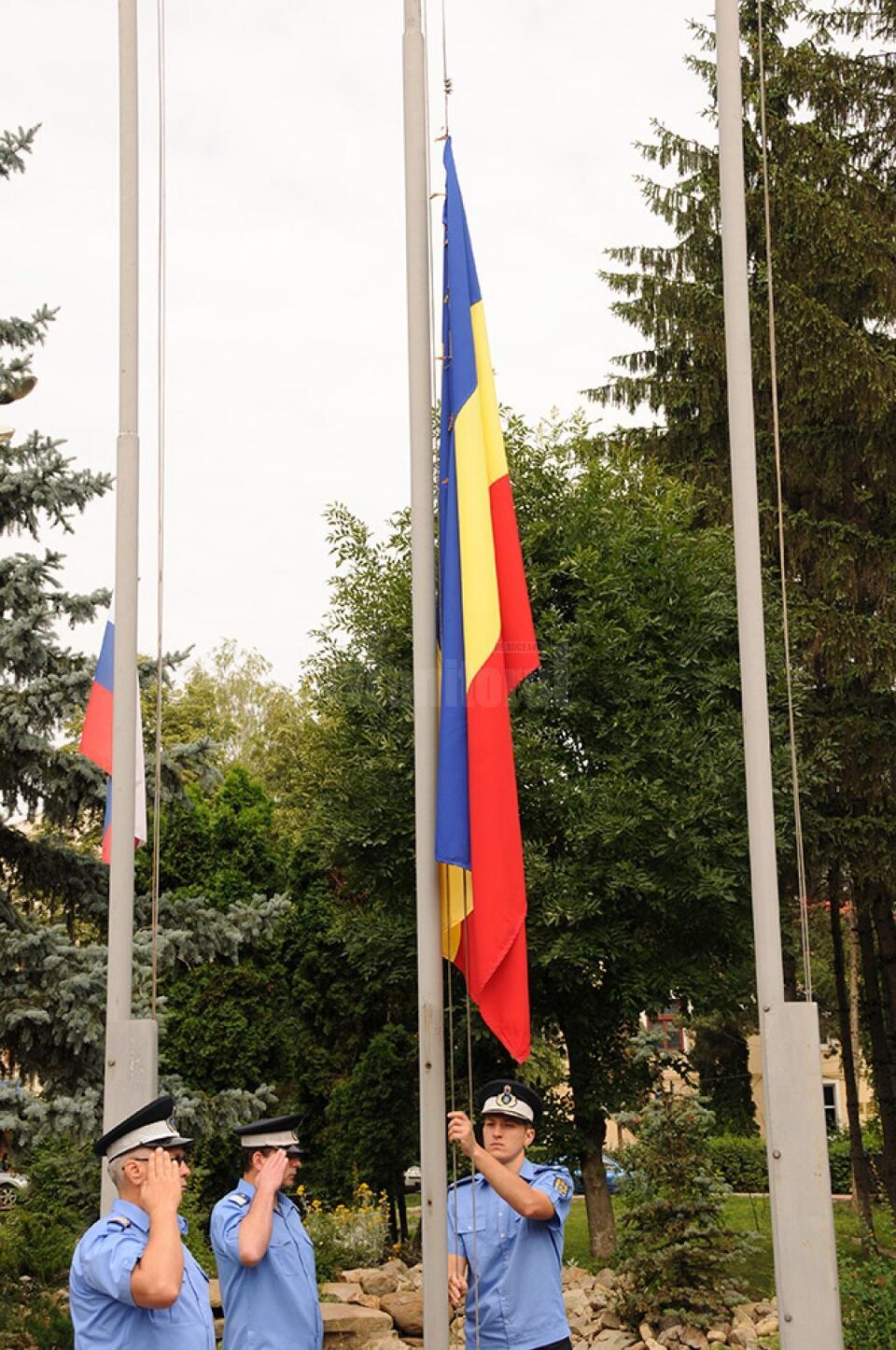 Ridicarea Drapelului Național în Piața Tricolorului