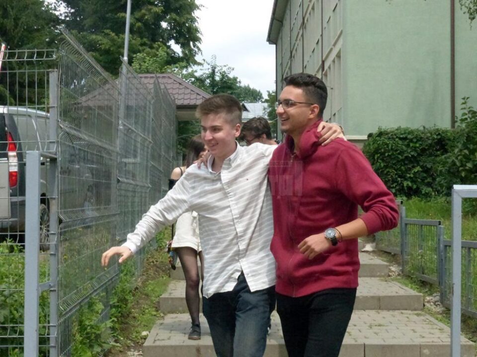 Candidații de la bac mai ai de trecut de o singură probă