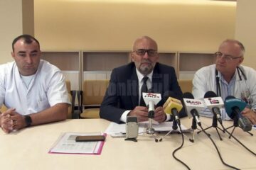 Bioinginerul Dragoș Vicoveanu, managerul Vasile Rîmbu și purtătorul de cuvânt, dr. Mihai Ardeleanu