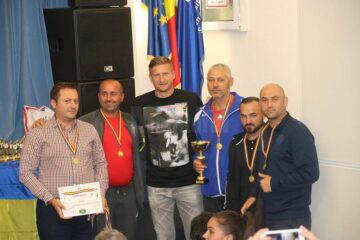 Premii pentru cei mai buni competitori ai întrecerilor sportive din cadrul „Spartachiadei profesorilor”