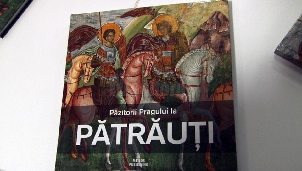 Cartea-album care prezintă istoria bisericii monument UNESCO de la Pătrăuți