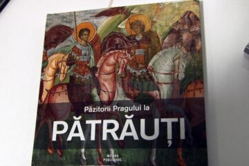 Cartea-album care prezintă istoria bisericii monument UNESCO de la Pătrăuți
