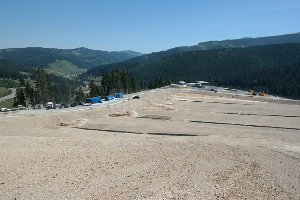 Groapa de gunoi de pe Mestecăniș, un adevărat măr otrăvit pentru autoritățile sucevene Groapa de gunoi de pe Mestecăniș, un adevărat măr otrăvit pentru autoritățile sucevene