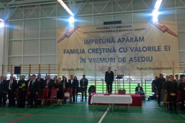 Manifestarea a început cu intonarea Imnului de Stat
