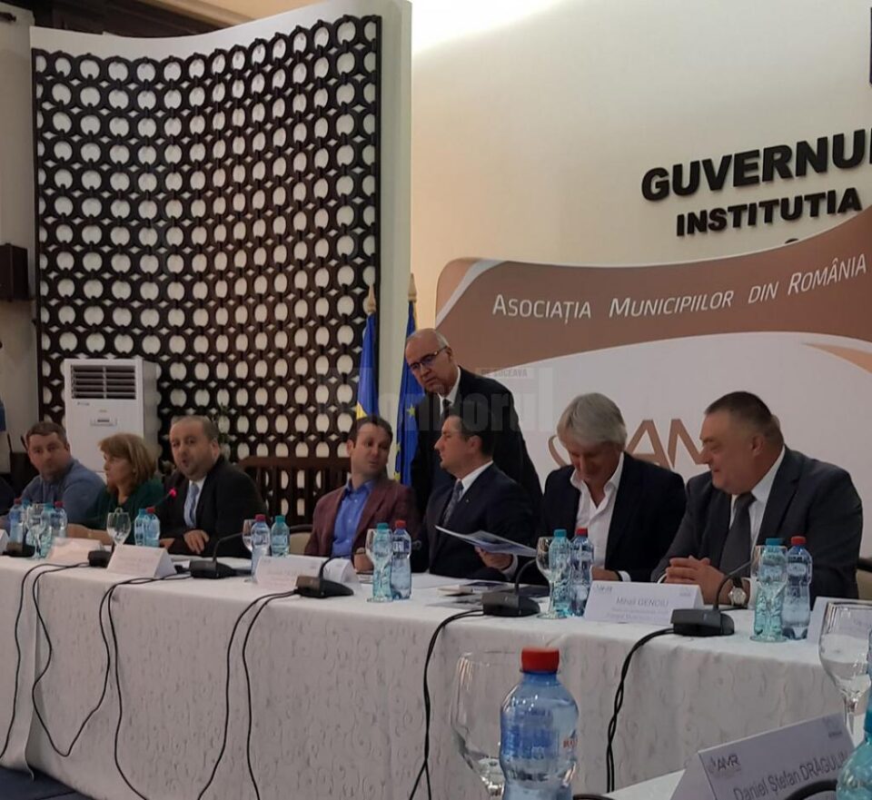 Proiecte de dezvoltare a Sucevei, discutate cu oficialii Guvernului, la AMR