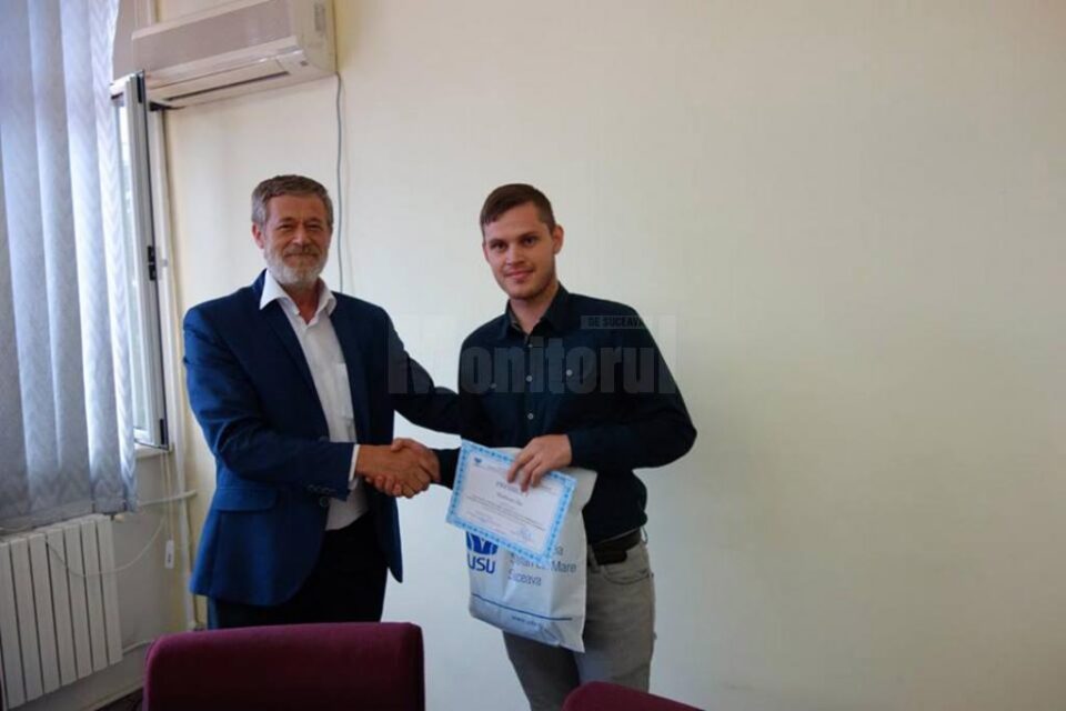Decanul Facultății de Mecanică i-a premiat pe cei mai buni studenți